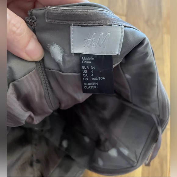 H&M gray polka dot sleeveless mid thigh mini dress 4 - Picture 3 of 5